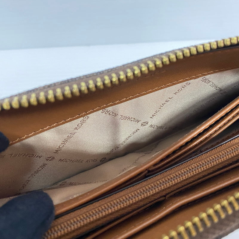 【中古品】【メンズ/レディース】 35F8GTVE9B MK SIGNATURE BROWN シグネチャー ブラウン ラウンドファスナー長財布 200-260102-cs-17-izu カラー：ブラウン 万代Net店