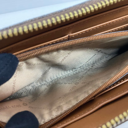 【中古品】【メンズ/レディース】 35F8GTVE9B MK SIGNATURE BROWN シグネチャー ブラウン ラウンドファスナー長財布 200-260102-cs-17-izu カラー：ブラウン 万代Net店