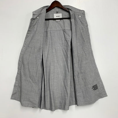 【中古品】【メンズ】 WTAPS ダブルタップス 231GWDT-SHM01 23SS BD LS ボタンダウン ロングスリーブ CTPL.OXFORD.COOLMAX オックスフォード クールマックス トップス 長袖 142-250925-cs-09-izu サイズ：02 カラー：グレー 万代Net店