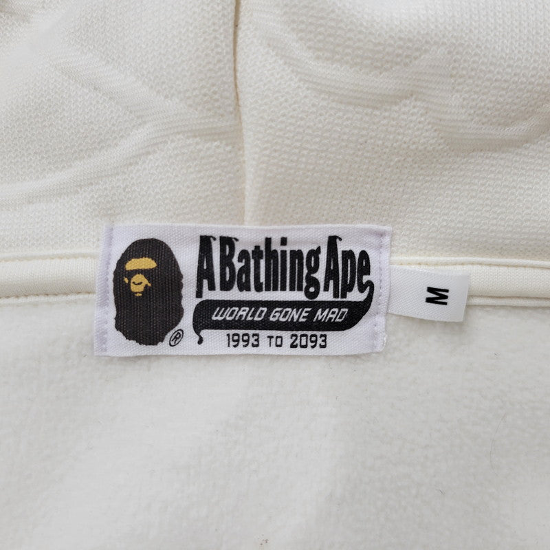 【中古品】【メンズ】 A BATHING APE アベイシングエイプ LINE CAMO QUILTED SHARK RELAXED FIT FULL ZIP HOODIE 0ZXSWM115306N ライン カモ キルテッド シャーク フルジップ フーディー パーカー 142-250928-as-07-izu サイズ：M カラー：アイボリー 万代Net店