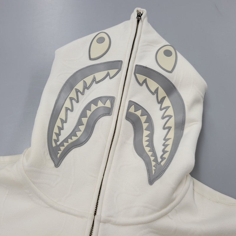 【中古品】【メンズ】 A BATHING APE アベイシングエイプ LINE CAMO QUILTED SHARK RELAXED FIT FULL ZIP HOODIE 0ZXSWM115306N ライン カモ キルテッド シャーク フルジップ フーディー パーカー 142-250928-as-07-izu サイズ：M カラー：アイボリー 万代Net店