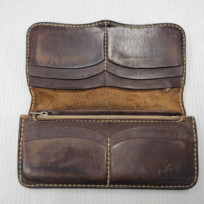 【現状渡し品】【メンズ】 SAAD サード コンチョ付き LEATHER LONG WALLET レザー ロング ウォレット 財布 200-260102-cs-13-izu カラー：ブラウン系 万代Net店