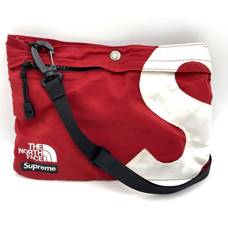 【中古品】【メンズ/レディース】 Supreme シュプリーム × THE NORTH FACE ザ・ノースフェイス S LOGO SHOULDER BAG NF0A5O74 Sロゴ ショルダーバッグ カバン 鞄 188-251001-as-07-izu カラー：レッド 万代Net店