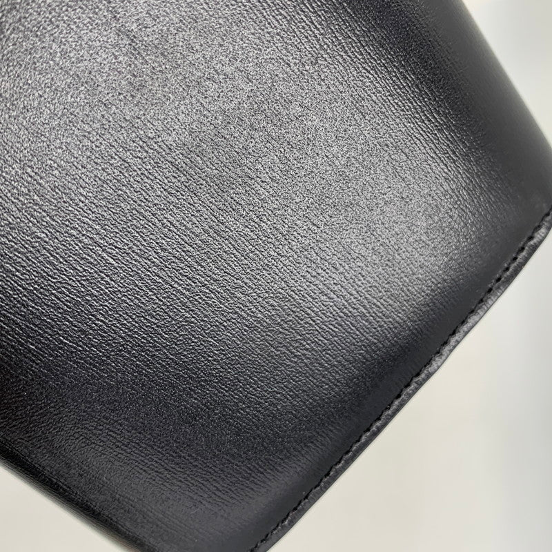 【中古美品】【メンズ/レディース】 CELINE セリーヌ ラージウォレット トリオンフ シャイニーカーフスキン 長財布 サイフ 181-251004-ay-05-izu カラー：ブラック 万代Net店