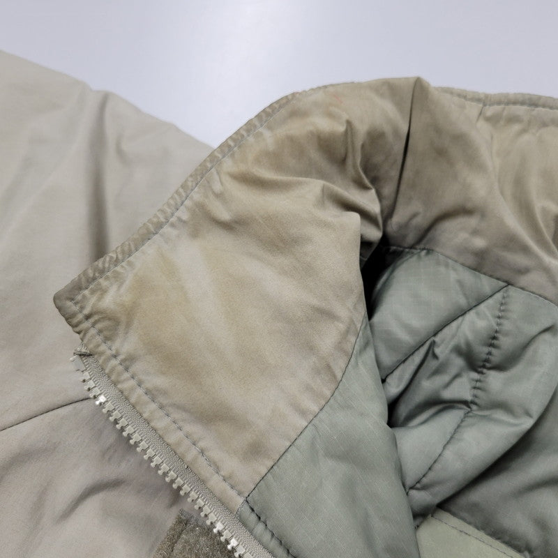 【現状渡し品】【メンズ】 U.S.ARMY ユーエスアーミー ECWCS GEN3 LEVEL7 PRIMALOFT JACKET 911QY-07-D-0003 レベル7 プリマロフト ジャケット WILDTHINGS社製 アウター 146-251004-as-06-izu サイズ：M-REG カラー：グレー系 万代Net店