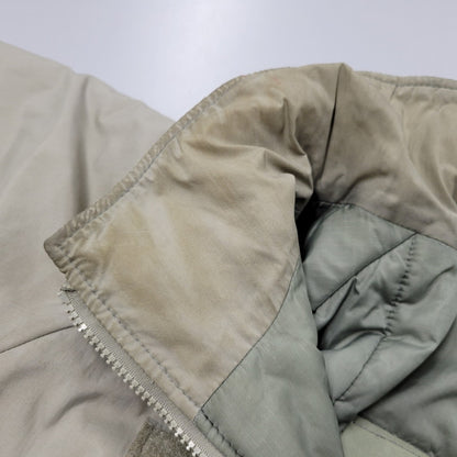 【現状渡し品】【メンズ】 U.S.ARMY ユーエスアーミー ECWCS GEN3 LEVEL7 PRIMALOFT JACKET 911QY-07-D-0003 レベル7 プリマロフト ジャケット WILDTHINGS社製 アウター 146-251004-as-06-izu サイズ：M-REG カラー：グレー系 万代Net店