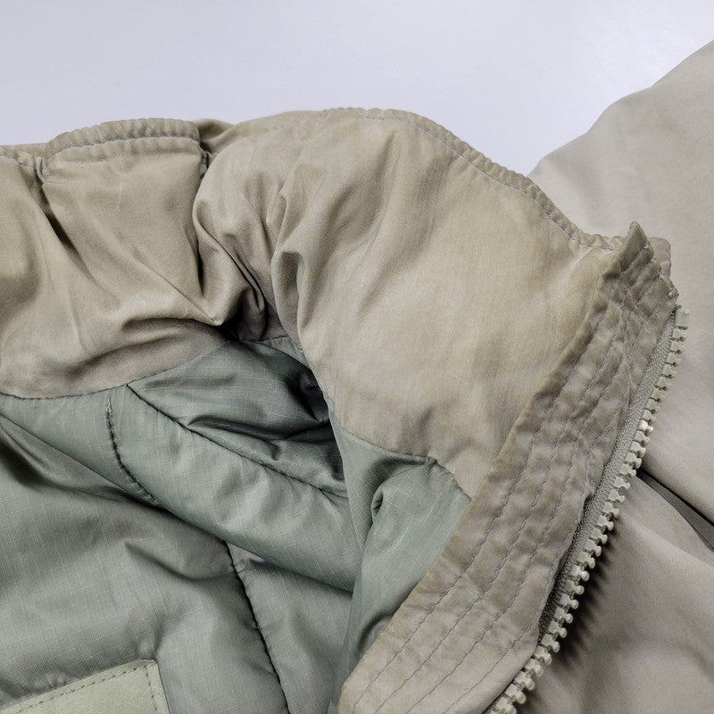 【現状渡し品】【メンズ】 U.S.ARMY ユーエスアーミー ECWCS GEN3 LEVEL7 PRIMALOFT JACKET 911QY-07-D-0003 レベル7 プリマロフト ジャケット WILDTHINGS社製 アウター 146-251004-as-06-izu サイズ：M-REG カラー：グレー系 万代Net店