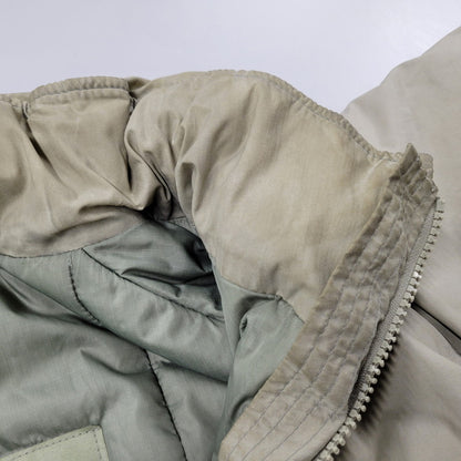 【現状渡し品】【メンズ】 U.S.ARMY ユーエスアーミー ECWCS GEN3 LEVEL7 PRIMALOFT JACKET 911QY-07-D-0003 レベル7 プリマロフト ジャケット WILDTHINGS社製 アウター 146-251004-as-06-izu サイズ：M-REG カラー：グレー系 万代Net店