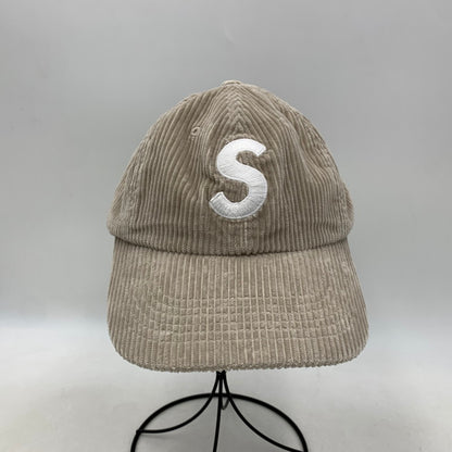 【中古品】【メンズ/レディース】 Supreme シュプリーム 24AW CORDUROY S LOGO 6-PANEL CAP STONE コーデュロイ Sロゴ 6パネル キャップ 185-251003-km-04-izu サイズ：フリー カラー：STONE 万代Net店