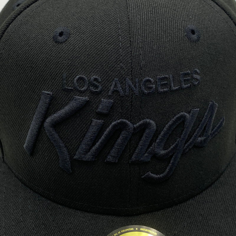 【中古品】【メンズ/レディース】 LOS ANGELES KINGS CAP ロサンゼルス キングス キャップ 帽子 185-260104-yn-07-izu サイズ：8(63.5cm) カラー：ブラック 万代Net店