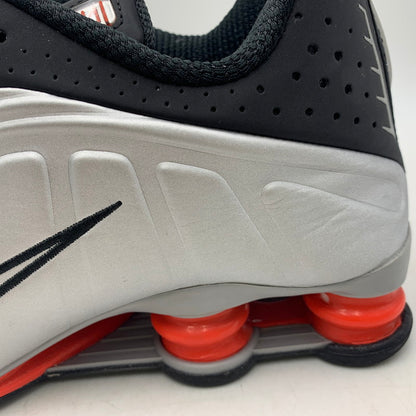 【中古品】【メンズ】 NIKE ナイキ HQ1988-002 SHOX R4 ショックス スニーカー 靴 160-251014-cs-01-izu サイズ：28cm カラー：METALLIC SILVER/RED 万代Net店