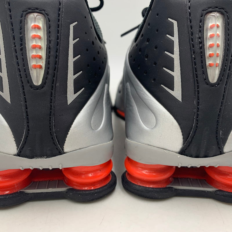 【中古品】【メンズ】 NIKE ナイキ HQ1988-002 SHOX R4 ショックス スニーカー 靴 160-251014-cs-01-izu サイズ：28cm カラー：METALLIC SILVER/RED 万代Net店