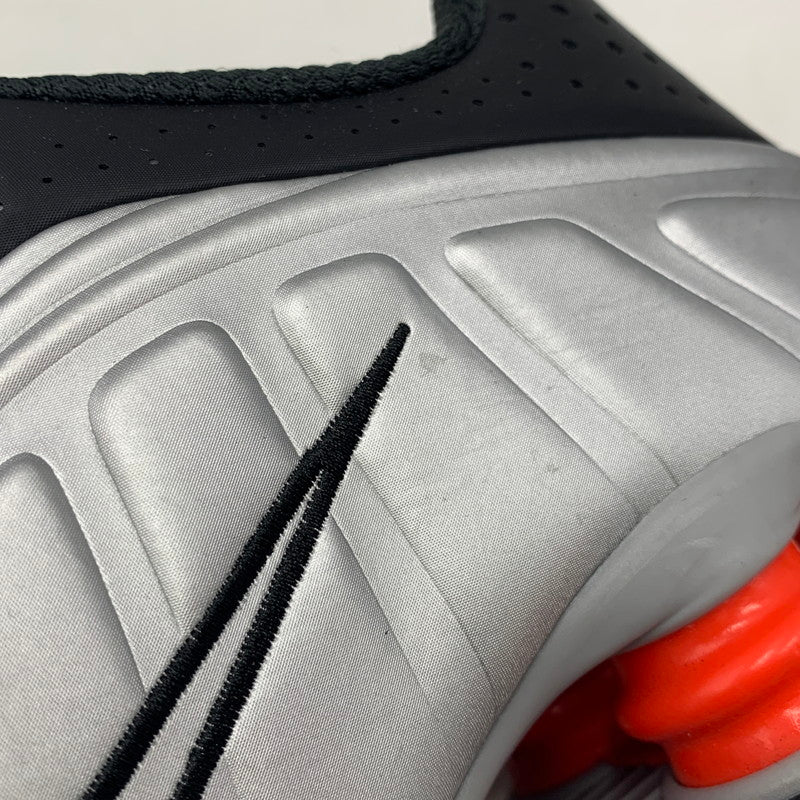 【中古品】【メンズ】 NIKE ナイキ HQ1988-002 SHOX R4 ショックス スニーカー 靴 160-251014-cs-01-izu サイズ：28cm カラー：METALLIC SILVER/RED 万代Net店