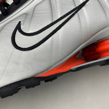 【中古品】【メンズ】 NIKE ナイキ HQ1988-002 SHOX R4 ショックス スニーカー 靴 160-251014-cs-01-izu サイズ：28cm カラー：METALLIC SILVER/RED 万代Net店
