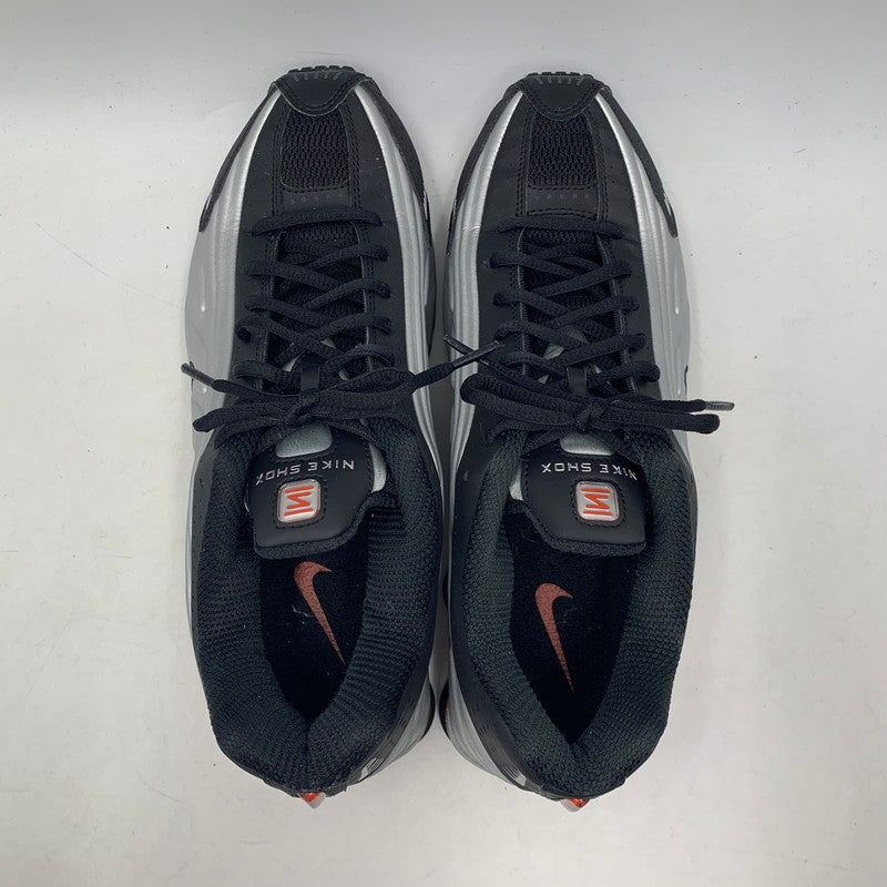 【中古品】【メンズ】 NIKE ナイキ HQ1988-002 SHOX R4 ショックス スニーカー 靴 160-251014-cs-01-izu サイズ：28cm カラー：METALLIC SILVER/RED 万代Net店