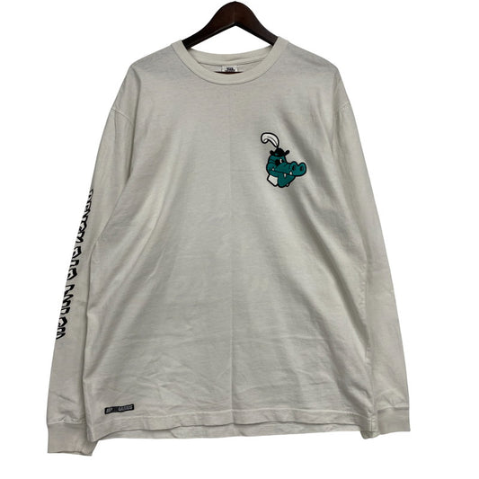 【中古品】【メンズ】 THE BLACK EYE PATCH ブラックアイパッチ × GASIUS ガシアス PIRATES CROCODILE PRINT LS TEE プリント ロングスリーブ Tシャツ 長袖 トップス 142-251025-as-09-izu サイズ：L カラー：ホワイト 万代Net店