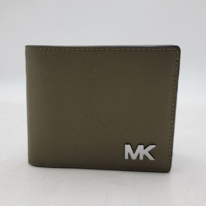 【中古美品】【メンズ/レディース】 Michael Kors マイケルコース COOPER SAFFIANO LEATHER BILLFOLD WALLET WITH PASS CASE 36S5LCOF2U レザー ビルフォールド ウォレット パスケース 財布 201-251027-as-28-izu カラー：オリーブ 万代Net店