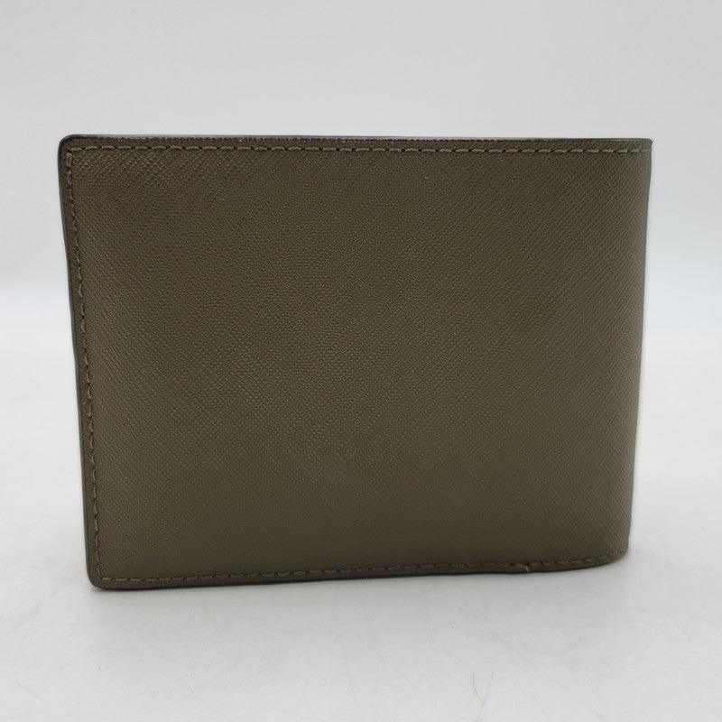【中古美品】【メンズ/レディース】 Michael Kors マイケルコース COOPER SAFFIANO LEATHER BILLFOLD WALLET WITH PASS CASE 36S5LCOF2U レザー ビルフォールド ウォレット パスケース 財布 201-251027-as-28-izu カラー：オリーブ 万代Net店