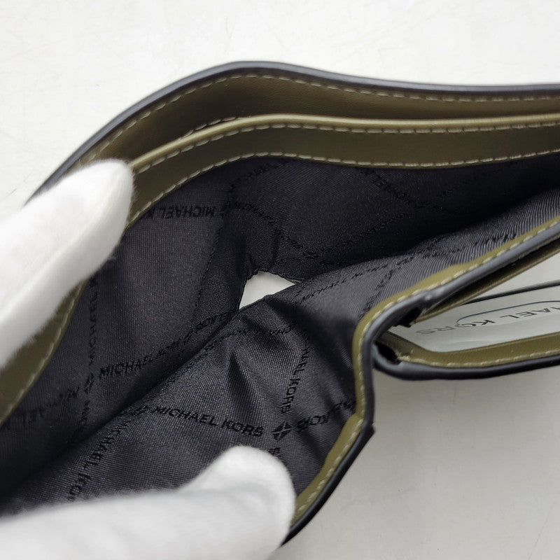 【中古美品】【メンズ/レディース】 Michael Kors マイケルコース COOPER SAFFIANO LEATHER BILLFOLD WALLET WITH PASS CASE 36S5LCOF2U レザー ビルフォールド ウォレット パスケース 財布 201-251027-as-28-izu カラー：オリーブ 万代Net店