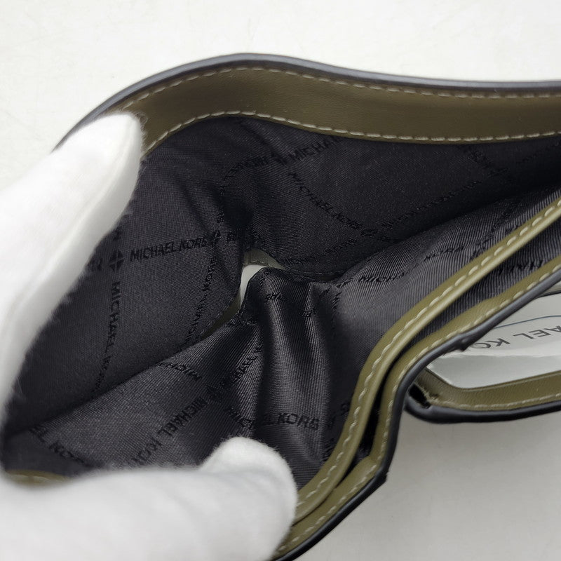 【中古美品】【メンズ/レディース】 Michael Kors マイケルコース COOPER SAFFIANO LEATHER BILLFOLD WALLET WITH PASS CASE 36S5LCOF2U レザー ビルフォールド ウォレット パスケース 財布 201-251027-as-28-izu カラー：オリーブ 万代Net店