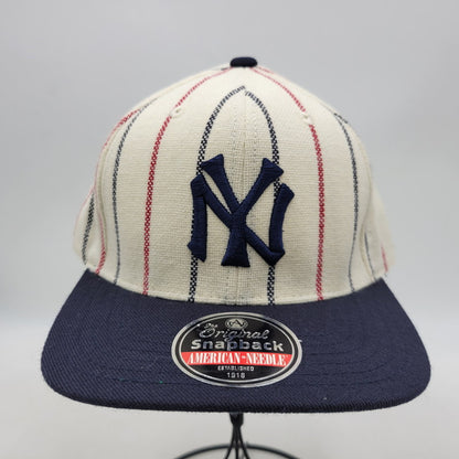 【中古品】【メンズ/レディース】 AMERICAN NEEDLE アメリカンニードル COOPERSTOWN クーパーズタウン NEW YORK YANKEES ニューヨーク ヤンキース SNAP BACK CAP スナップバックキャップ 帽子 185-251108-ya-11-izu サイズ：F カラー：ホワイト/ネイビー 万代Net店