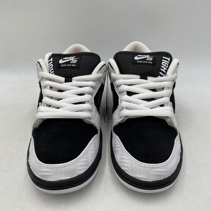 【中古美品】【メンズ/レディース】 NIKE SB ナイキエスビー × TIGHTBOOTH タイトブース DUNK LOW PRO QS FD2629-100 ダンク ロー プロ QS スニーカー シューズ 靴 160-251028-as-11-izu サイズ：26cm カラー：WHITE/BLACK-SAFETY ORANGE 万代Net店