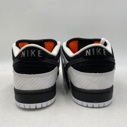 【中古美品】【メンズ/レディース】 NIKE SB ナイキエスビー × TIGHTBOOTH タイトブース DUNK LOW PRO QS FD2629-100 ダンク ロー プロ QS スニーカー シューズ 靴 160-251028-as-11-izu サイズ：26cm カラー：WHITE/BLACK-SAFETY ORANGE 万代Net店