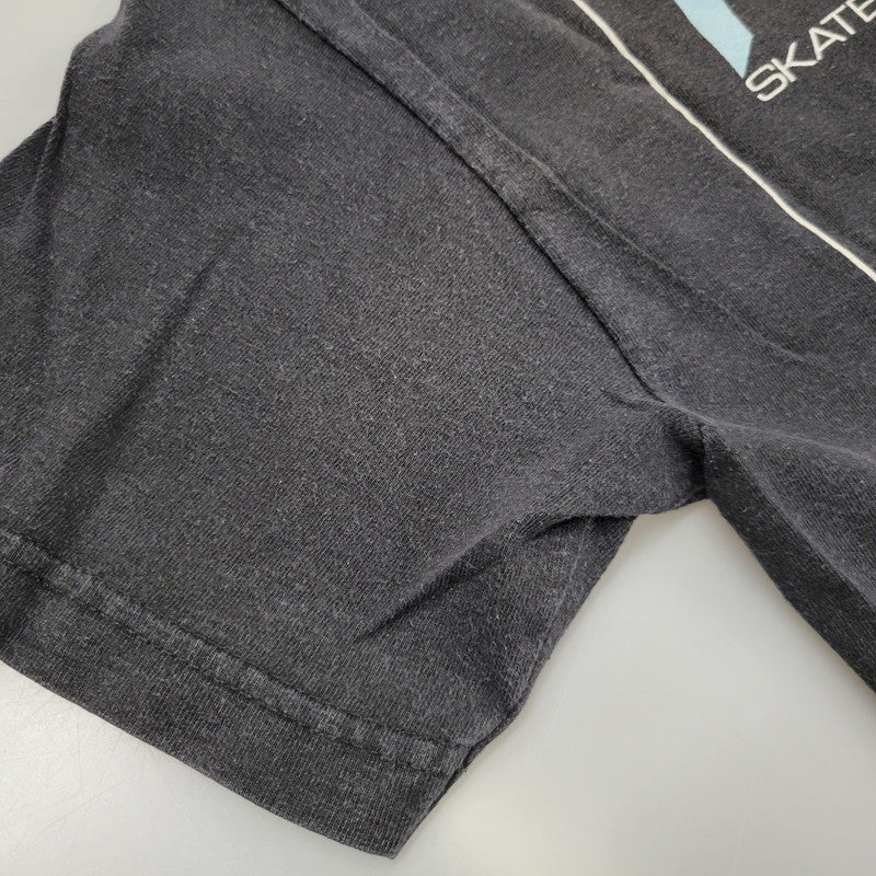 【現状渡し品】【メンズ】 OLD THRASHER オールドスラッシャー MAGAZINE DESIGN SS TEE マガジン デザイン ショートスリーブ Tシャツ トップス 半袖 142-251101-cs-08-izu サイズ：S カラー：ブラック 万代Net店