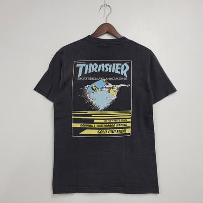 【現状渡し品】【メンズ】 OLD THRASHER オールドスラッシャー MAGAZINE DESIGN SS TEE マガジン デザイン ショートスリーブ Tシャツ トップス 半袖 142-251101-cs-08-izu サイズ：S カラー：ブラック 万代Net店