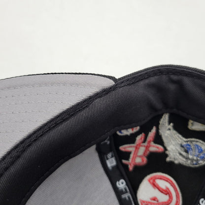 【中古品】【メンズ/レディース】 NEWERA ニューエラ TEAM LOGO ALLOVER チームロゴ オールオーバー NBA 9FIFTY ナインフィフティーSNAPBACK CAP スナップバック キャップ 帽子 185-251108-ya-10-izu サイズ：M/L カラー：BLACK 万代Net店