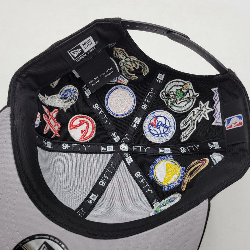 【中古品】【メンズ/レディース】 NEWERA ニューエラ TEAM LOGO ALLOVER チームロゴ オールオーバー NBA 9FIFTY ナインフィフティーSNAPBACK CAP スナップバック キャップ 帽子 185-251108-ya-10-izu サイズ：M/L カラー：BLACK 万代Net店