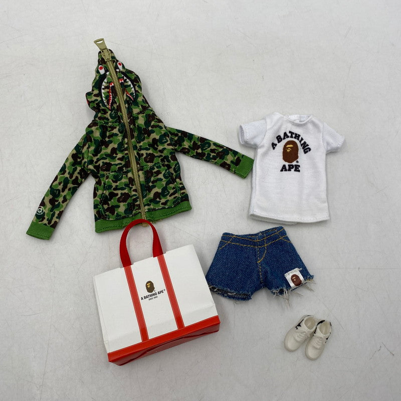【中古品】【メンズ/レディース】 A BATHING APE アベイシングエイプ MEETS BARBIE バービー 人形 雑貨 208-251102-as-05-izu 万代Net店
