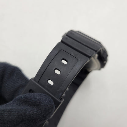 【中古品】【メンズ/レディース】 G-SHOCK ジーショック × ベガルタ仙台 DW-5600UE 30周年記念モデル デジタル 腕時計 196-251106-as-12-izu サイズ：48.9 × 42.8 × 13.4 mm カラー：ブラック系 万代Net店