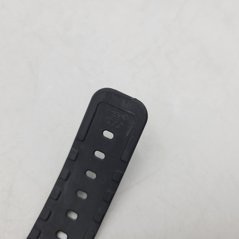 【中古品】【メンズ/レディース】 G-SHOCK ジーショック × ベガルタ仙台 DW-5600UE 30周年記念モデル デジタル 腕時計 196-251106-as-12-izu サイズ：48.9 × 42.8 × 13.4 mm カラー：ブラック系 万代Net店