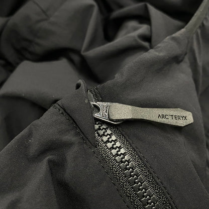【中古品】【メンズ】 ARC'TERYX アークテリクス ATOM SL HOODY X000009560 アトム SL フーディ ジャケット アウター 144-251106-as-01-izu サイズ：S カラー：ブラック 万代Net店