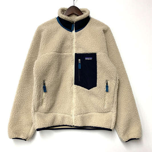 【中古品】【メンズ】 patagonia パタゴニア CLASSIC RETRO-X JACKET 23056 クラシック レトロX ジャケット アウター 144-251108-as-13-izu サイズ：S カラー：ナチュラル 万代Net店