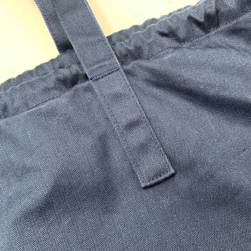 【中古品】【メンズ/レディース】 GRAPHPAPER グラフペーパー GU232-90074/ERA FOR GP SUVIN HERRIGBONE HELMET BAG イーラ フォー ジーピー スビン ヘリンボーン ヘルメットバッグ カバン 鞄 188-251108-ya-19-izu カラー：ネイビー 万代Net店