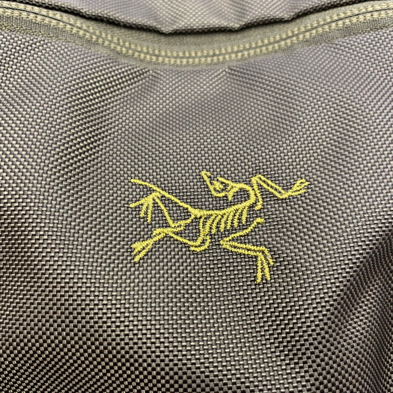 【中古品】【メンズ/レディース】 ARC'TERYX アークテリクス MAKA2 WAISTPACK マカツー ウエストパック カバン 鞄 188-251113-ya-04-izu カラー：カーキ 万代Net店