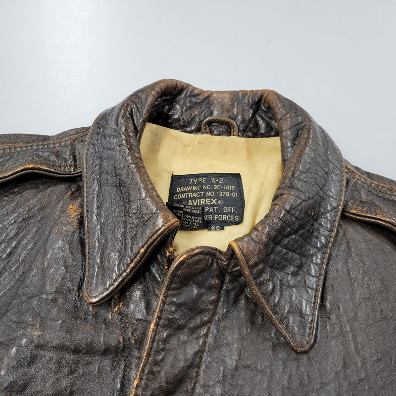 【現状渡し品】【メンズ】 AVIREX アヴィレックス A-2 FLIGHT JACKET フライトジャケット 50周年記念 ピンナップガール アウター 146-251109-as-11-izu サイズ：XS カラー：ブラウン系 万代Net店
