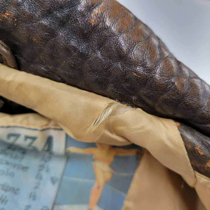 【現状渡し品】【メンズ】 AVIREX アヴィレックス A-2 FLIGHT JACKET フライトジャケット 50周年記念 ピンナップガール アウター 146-251109-as-11-izu サイズ：XS カラー：ブラウン系 万代Net店