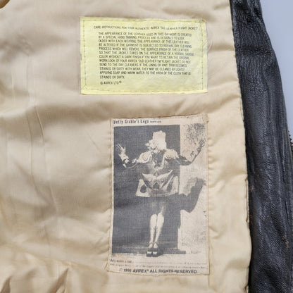 【現状渡し品】【メンズ】 AVIREX アヴィレックス A-2 FLIGHT JACKET フライトジャケット 50周年記念 ピンナップガール アウター 146-251109-as-11-izu サイズ：XS カラー：ブラウン系 万代Net店