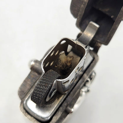 【中古品】【メンズ/レディース】 CHROME HEARTS クロムハーツ ZIPPO ジッポー タイニーダブルクロス スリムV2 ライター 190-251214-as-03-izu カラー：シルバー 万代Net店