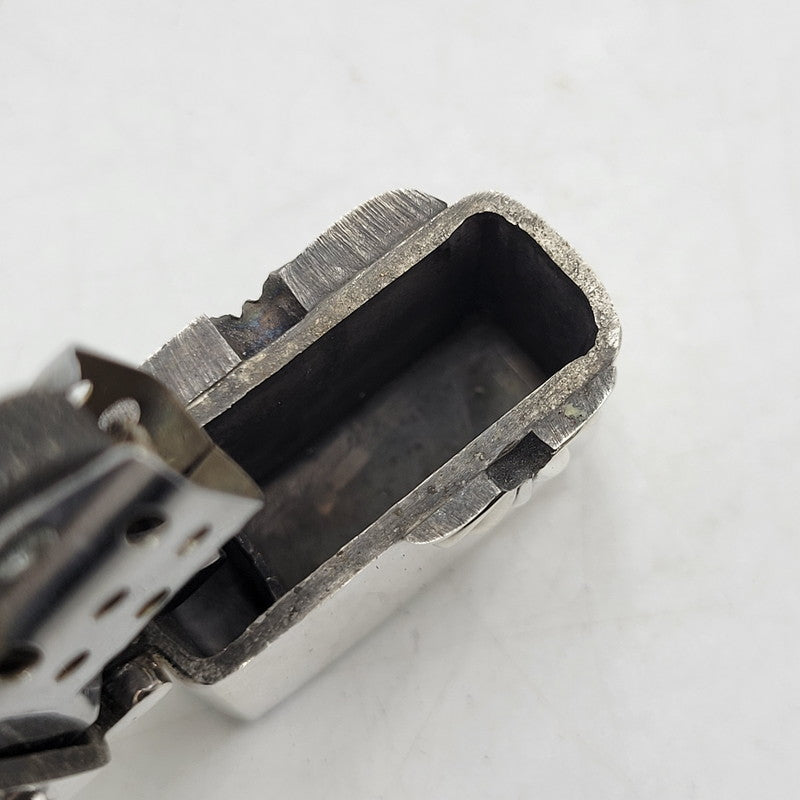 【中古品】【メンズ/レディース】 CHROME HEARTS クロムハーツ ZIPPO ジッポー タイニーダブルクロス スリムV2 ライター 190-251214-as-03-izu カラー：シルバー 万代Net店