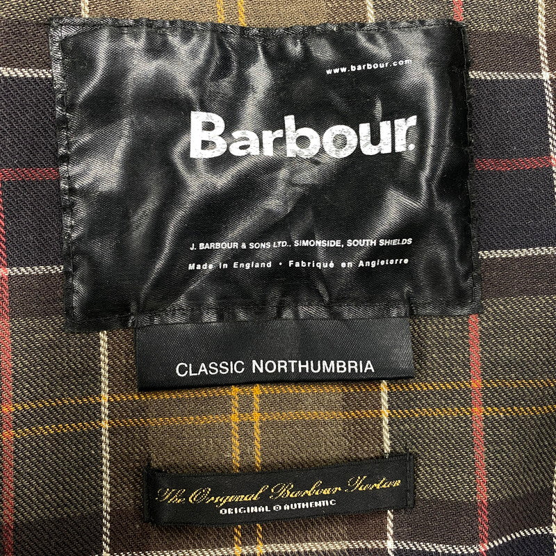 【現状渡し品】【メンズ】 Barbour バーブァー CLASSIC NORTHUMBRIA JACKET クラシック ノーザンブリア ジャケット 長袖 アウター 144-251114-ay-17-izu カラー：カーキ 万代Net店