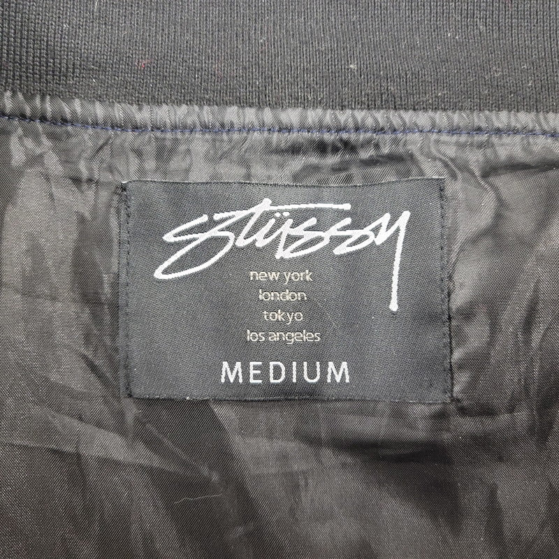 【中古品】【メンズ】 STUSSY ステューシー WORLD TOUR BACKPRINT POLYESTER JACKET ワールドツアー バックプリント ポリエステル ジャケット アウター 142-251123-cs-11-izu サイズ：M カラー：ネイビー×ブラック 万代Net店