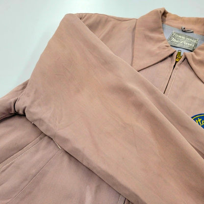 【現状渡し品】【メンズ】 TOWN HALL タウンホール CONMAR コンマー ジッパー 50S RAYON GABARDINE JACKET レーヨンギャバジン ジャケット アウター 146-251115-ya-04-izu サイズ：下記参照 カラー：ピンク 万代Net店