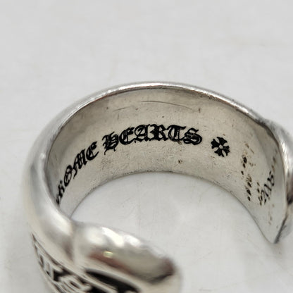 【中古品】【メンズ/レディース】 CHROME HEARTS クロムハーツ 925 SM SCROLL LABEL スクロールラベルリング 指輪 アクセサリー 190-251214-as-02-izu カラー：シルバー 万代Net店