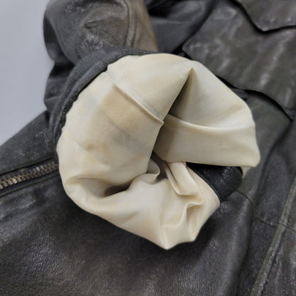 【現状渡し品】【メンズ】 AVIREX アヴィレックス THUNDER BAY 25TH GOAT LEATHER JACKET 6191001 サンダーベイ 25周年記念 ゴートレザー ジャケット アウター 145-251117-as-03-izu カラー：ブラック 万代Net店