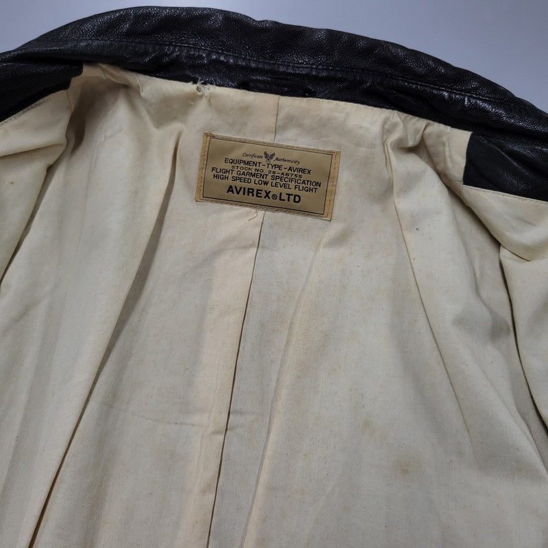 【現状渡し品】【メンズ】 AVIREX アヴィレックス THUNDER BAY 25TH GOAT LEATHER JACKET 6191001 サンダーベイ 25周年記念 ゴートレザー ジャケット アウター 145-251117-as-03-izu カラー：ブラック 万代Net店