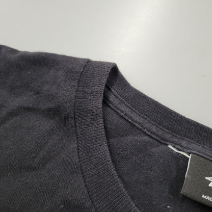 【中古品】【メンズ】 STUSSY ステューシー WHO JAH BLESS NO MAN CURSE SS TEE ショートスリーブ Tシャツ 半袖 トップス 142-251123-as-30-izu サイズ：L カラー：ブラック 万代Net店